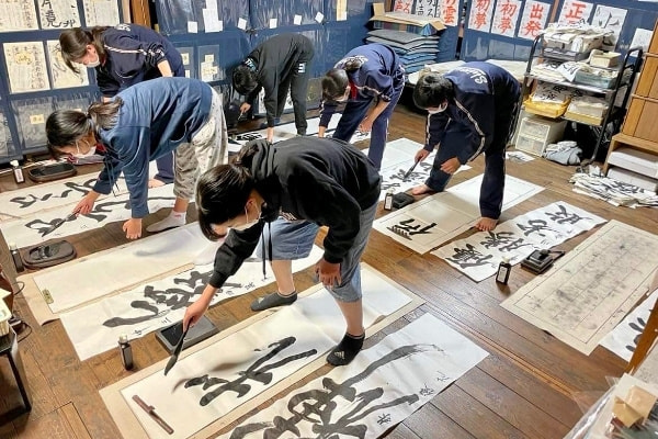書道指導風景１